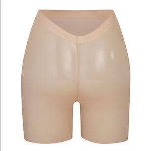 Skims SHEER SCULPT LOW BACK SHORT
